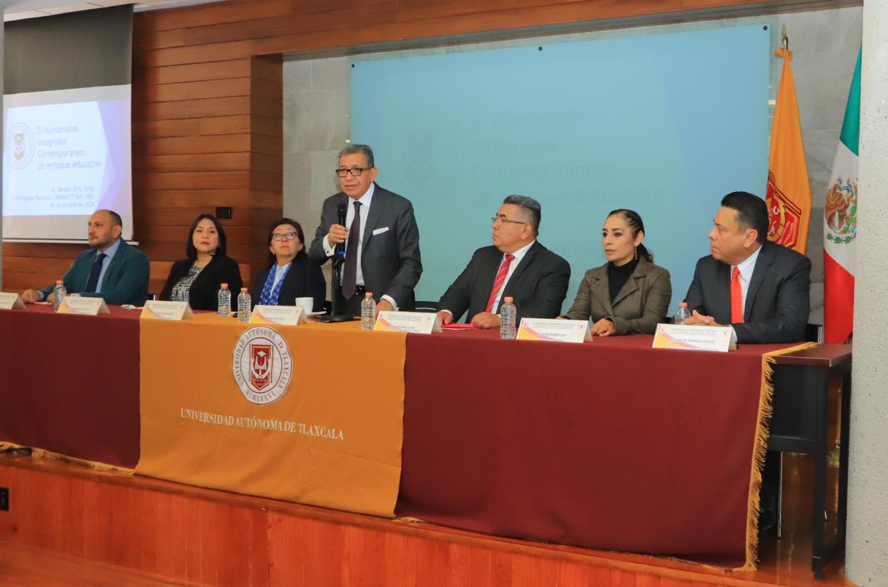 La UATx va en la frontera de los saberes: Rector